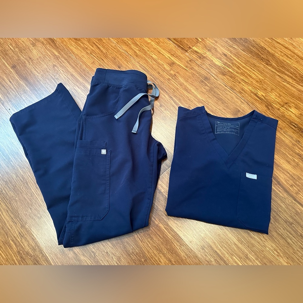 Figs scrubs